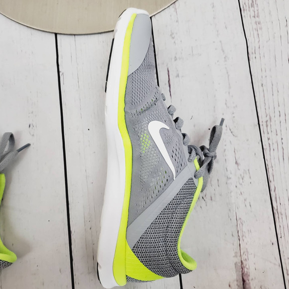 Nike TR 4 Cross Trainer Running Sneakers Size: 8 - Picture 3 of 11